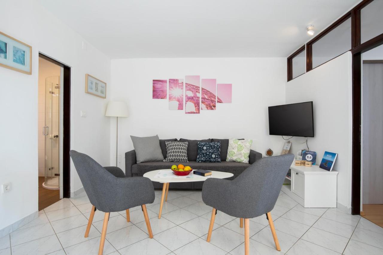 House Ingrid Apartment Pula Luaran gambar